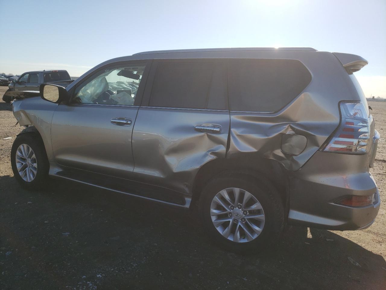 2022 LEXUS GX 460 - Image 2