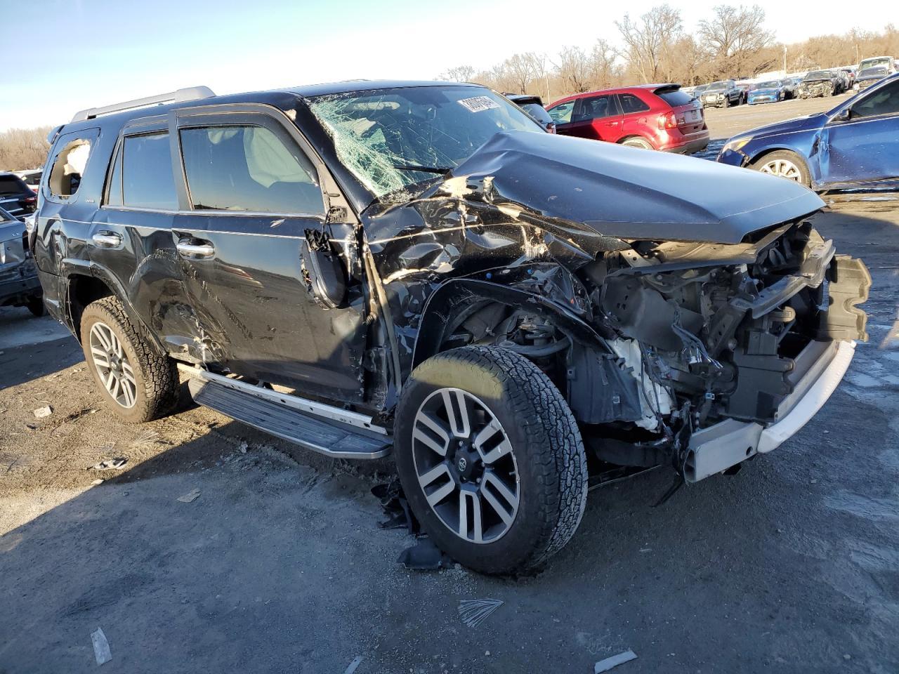2019 TOYOTA 4RUNNER SR - Image 4