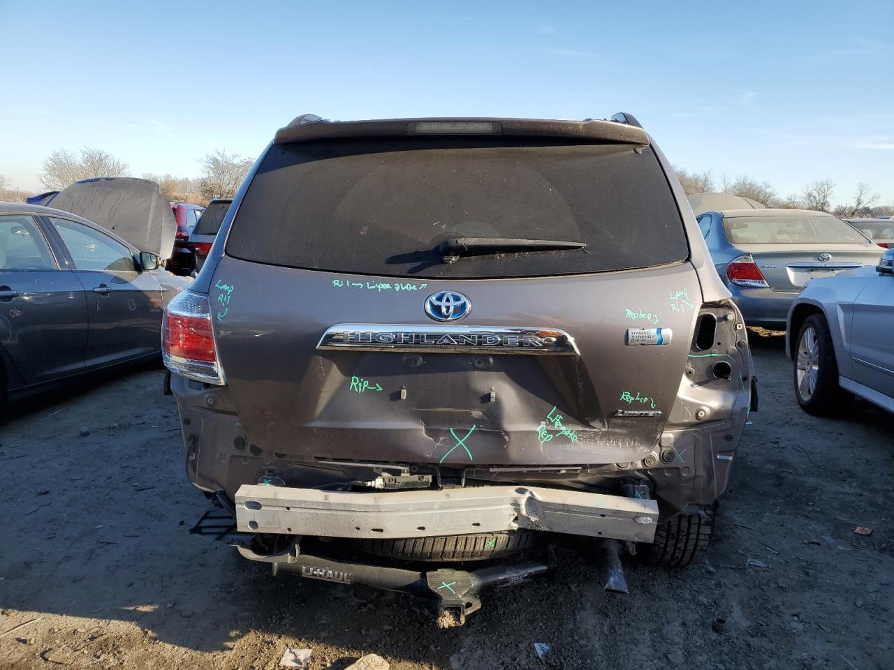 2014 TOYOTA RAV4 LE - Фото 6