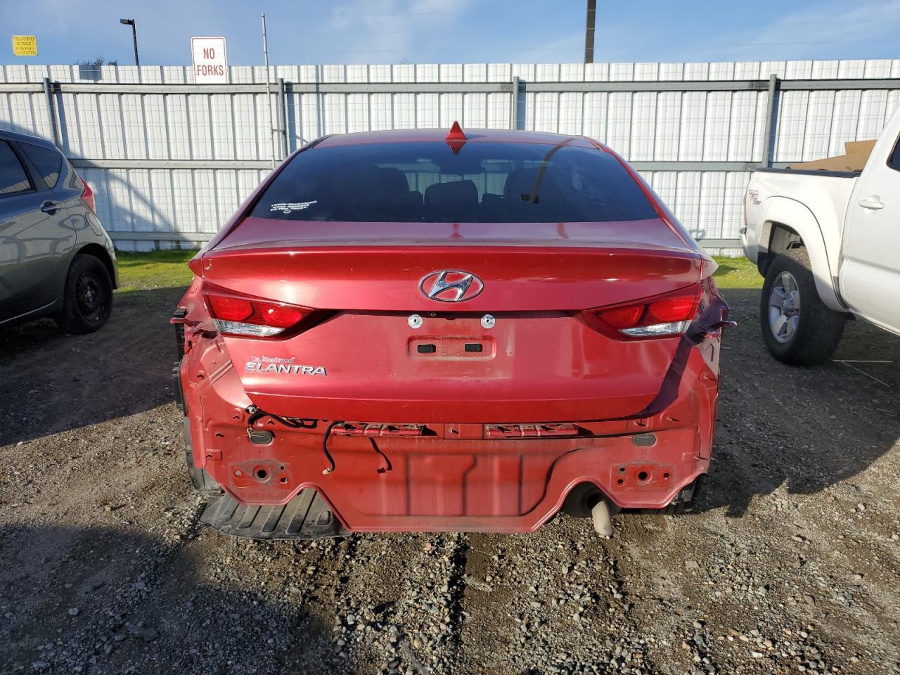 2017 HYUNDAI ELANTRA SE - Фото 6