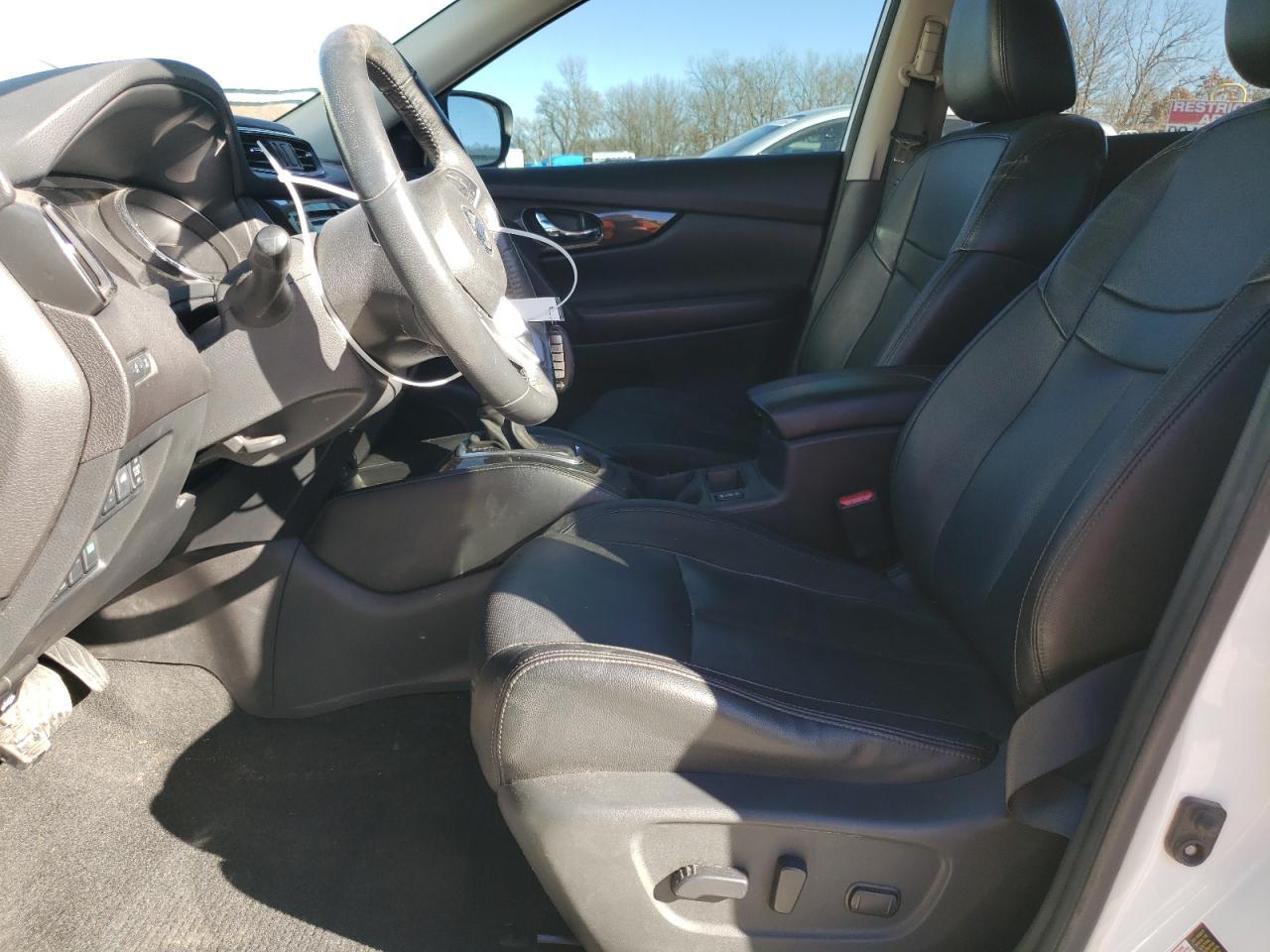 2017 NISSAN ROGUE SV - Фото 7