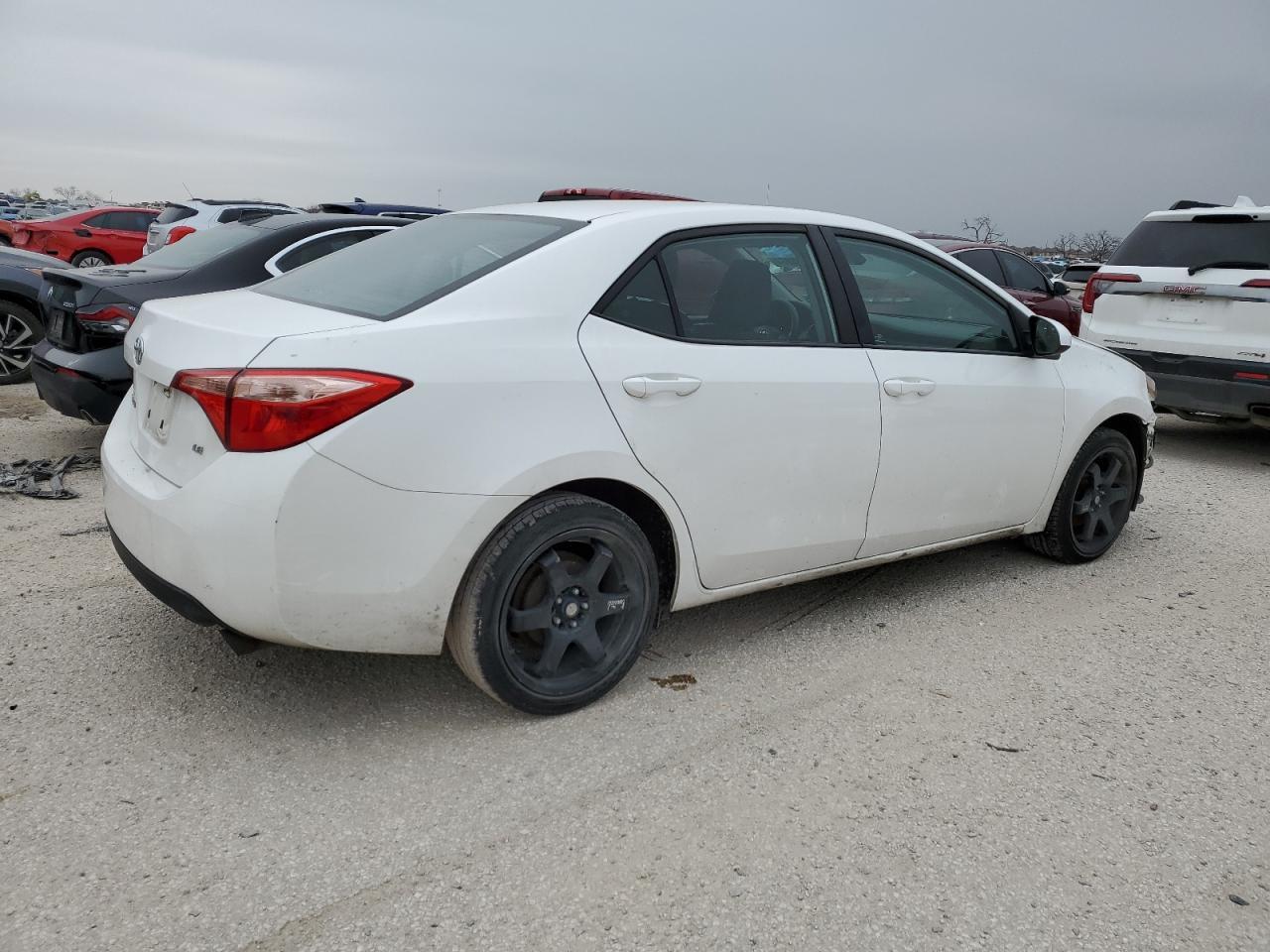 2018 TOYOTA COROLLA L - Image 3