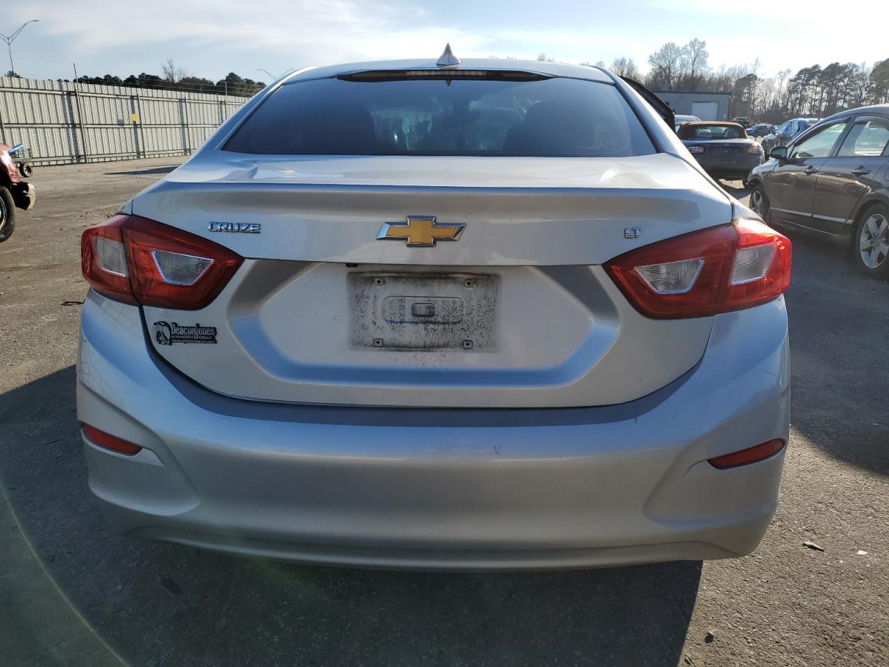 2017 CHEVROLET CRUZE LT - Фото 6