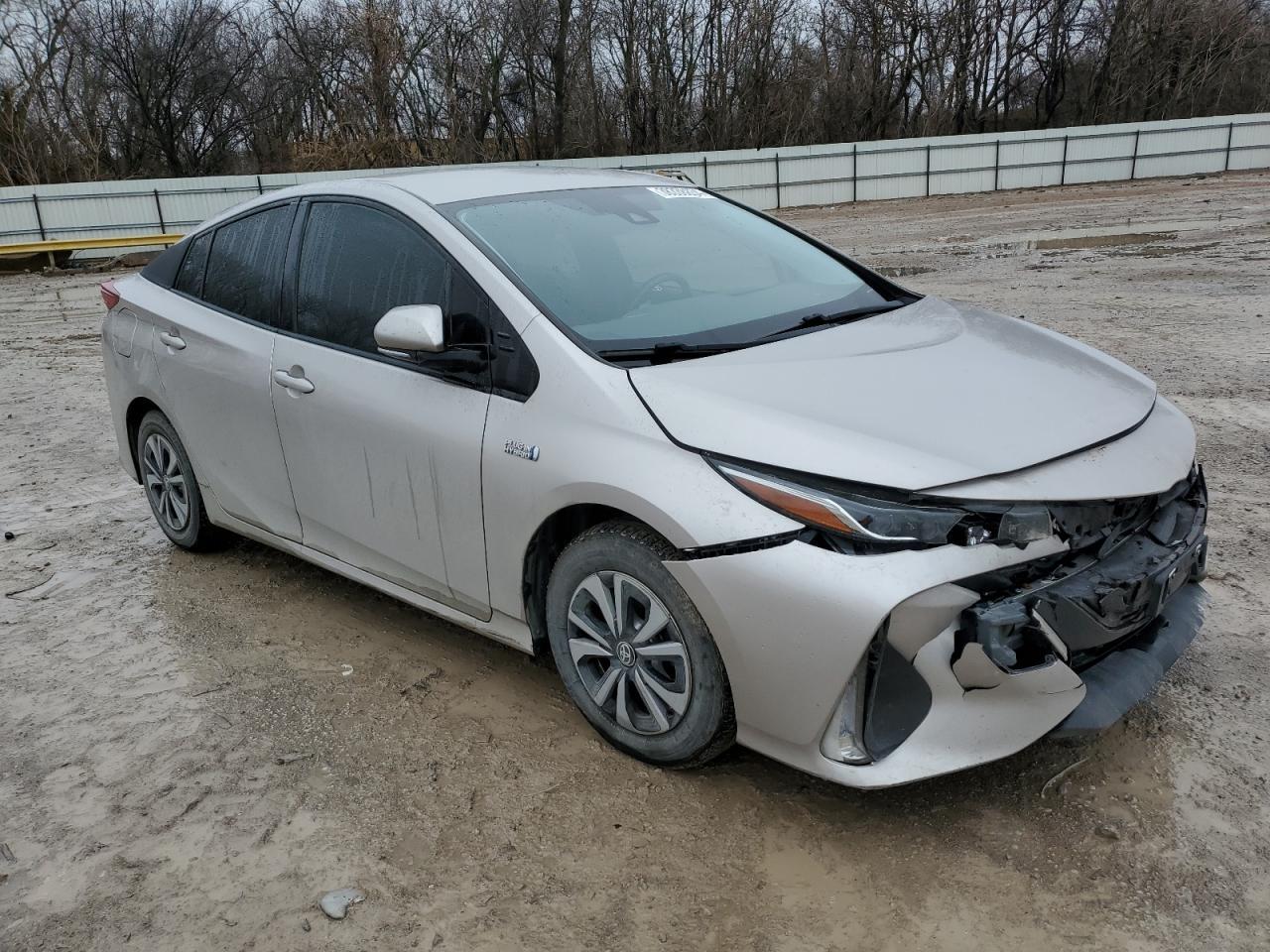 2018 TOYOTA PRIUS PRIM - Image 4