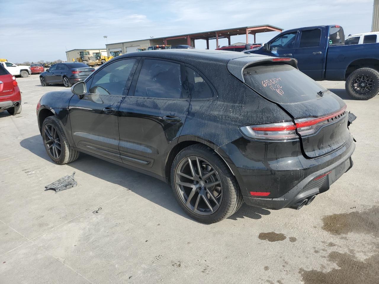 2023 PORSCHE MACAN BASE - Image 2