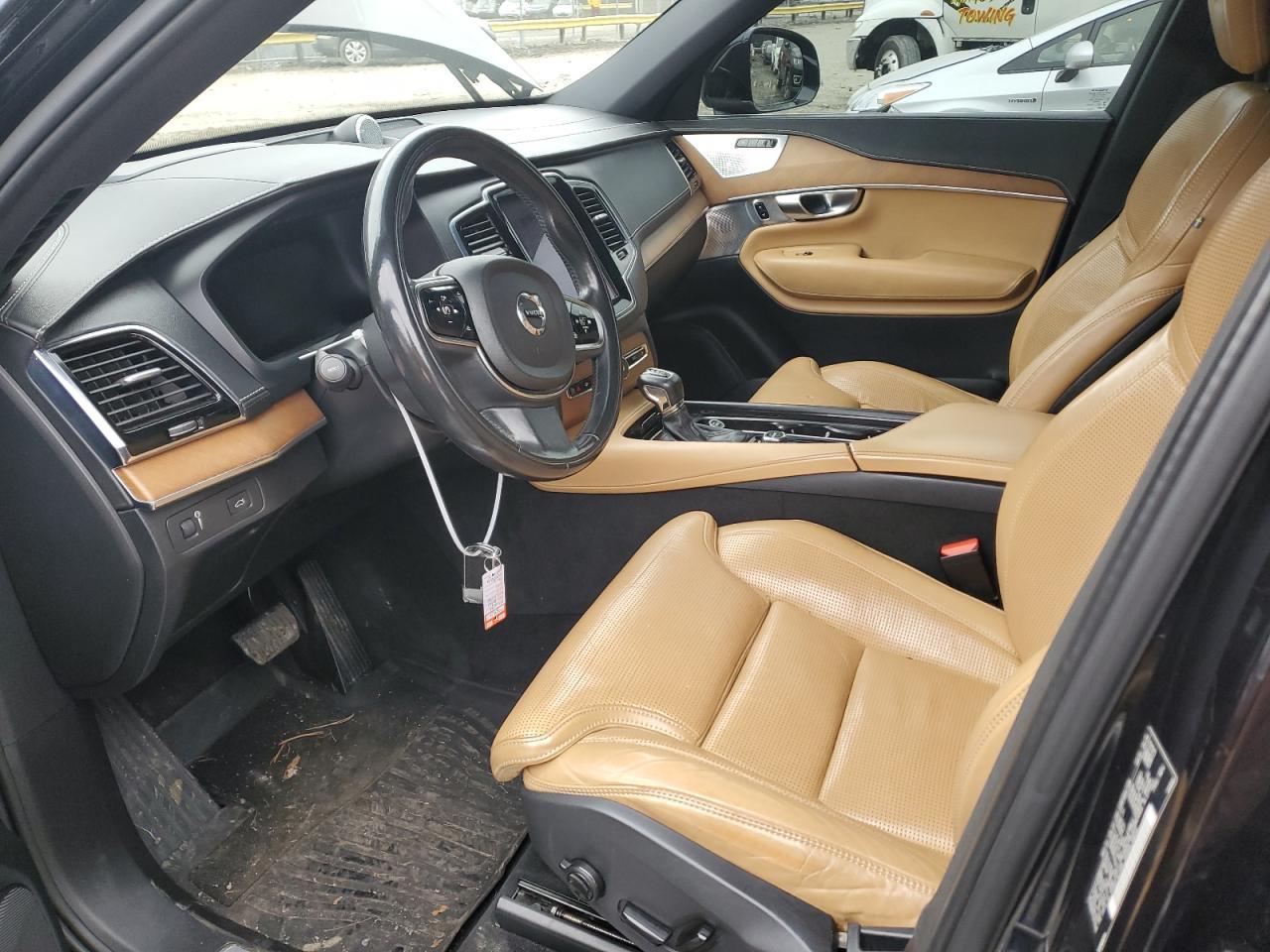 2016 VOLVO XC90 T6 - Фото 7