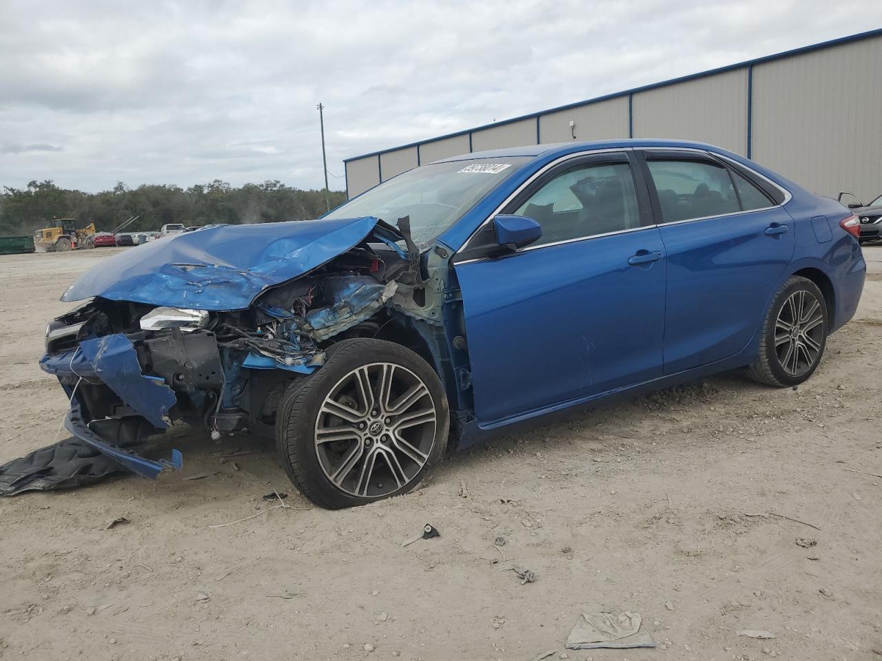 2016 TOYOTA CAMRY LE