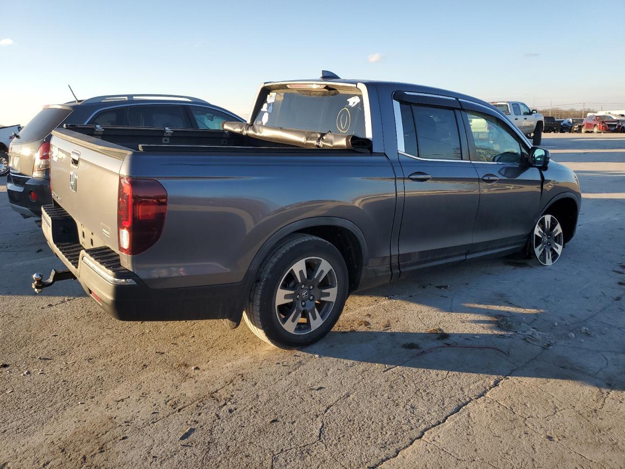 2017 HONDA RIDGELINE - Фото 3