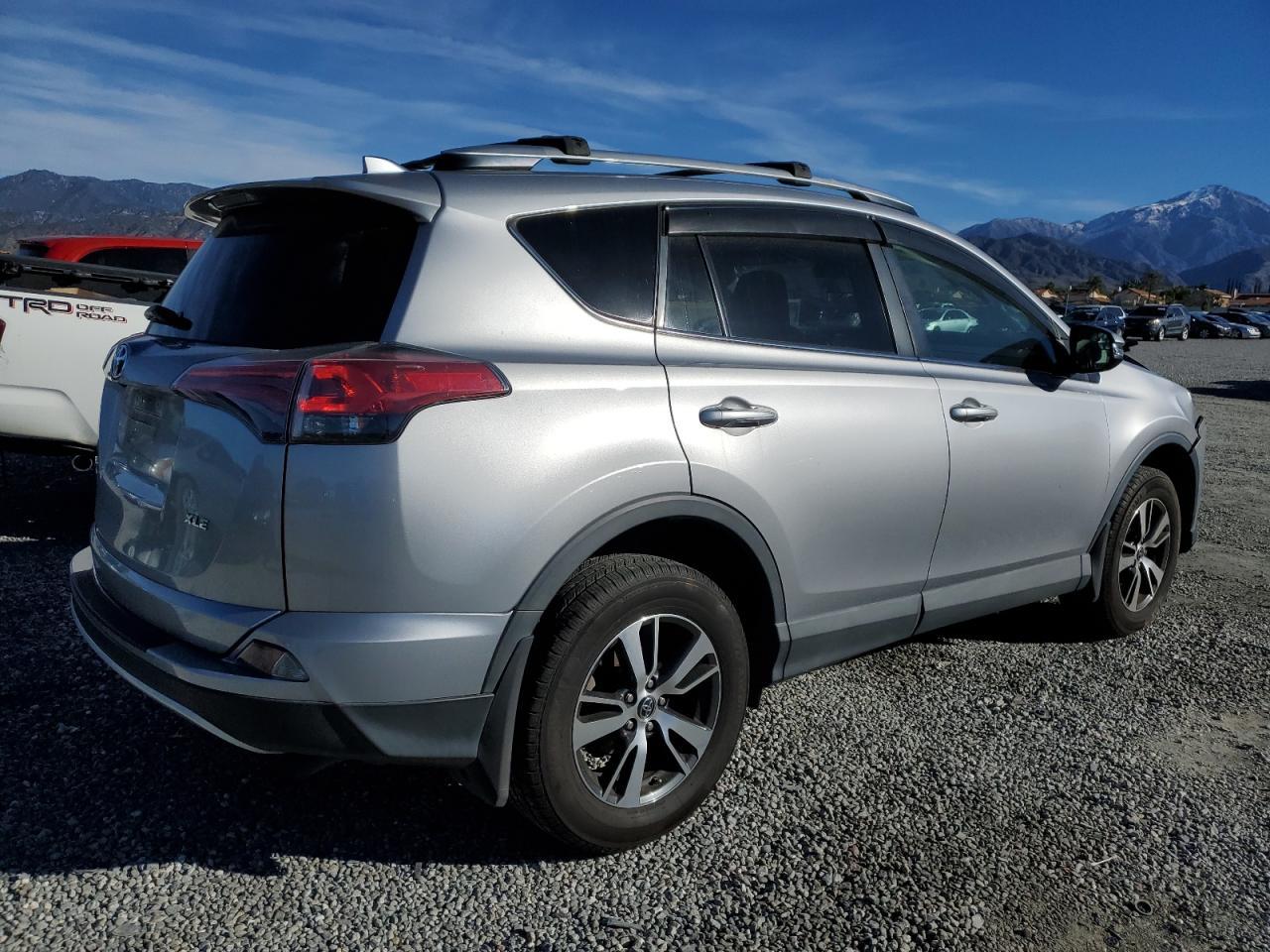 2016 TOYOTA RAV4 XLE - Image 3