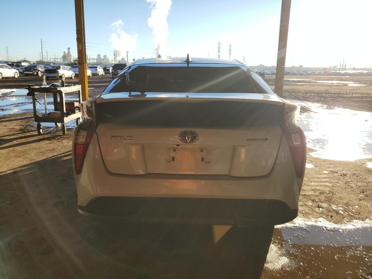 2016 TOYOTA PRIUS - Image 6