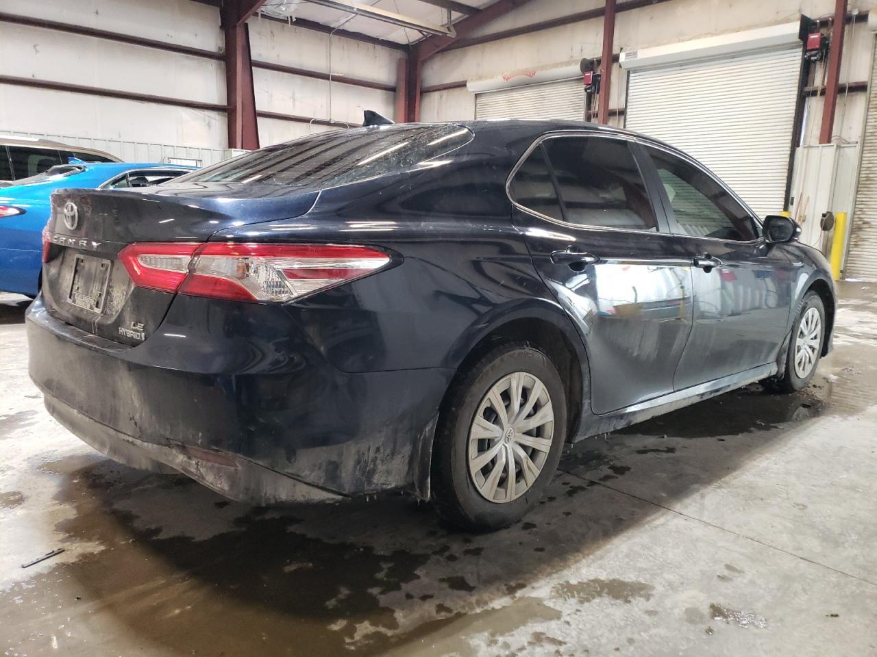 2020 TOYOTA CAMRY LE - Фото 3