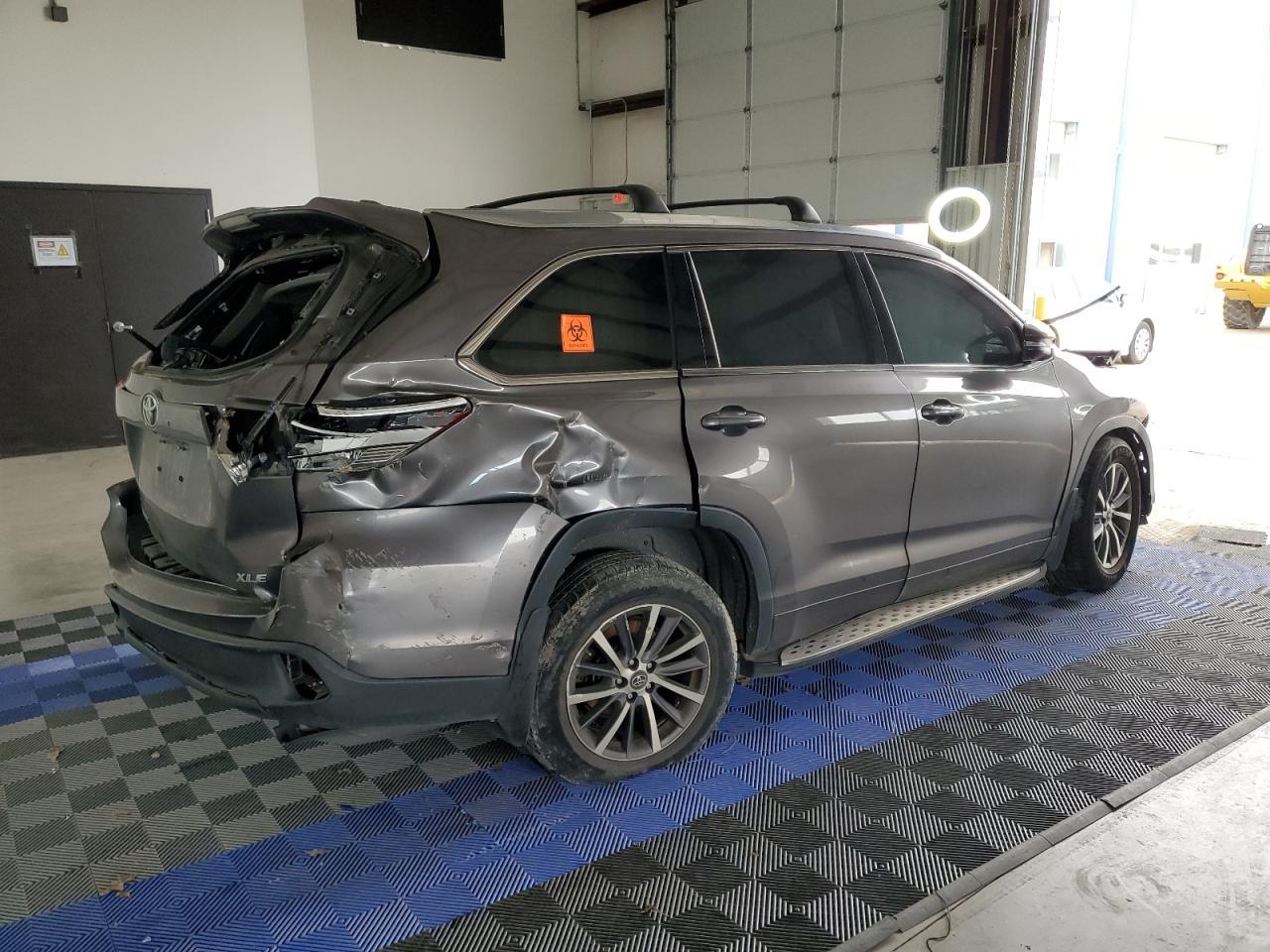 2018 TOYOTA HIGHLANDER - Фото 3