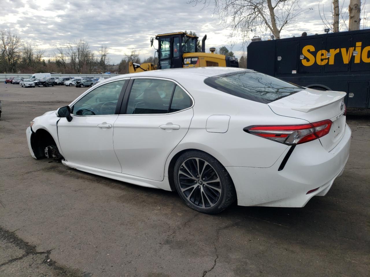 2018 TOYOTA CAMRY L - Image 2