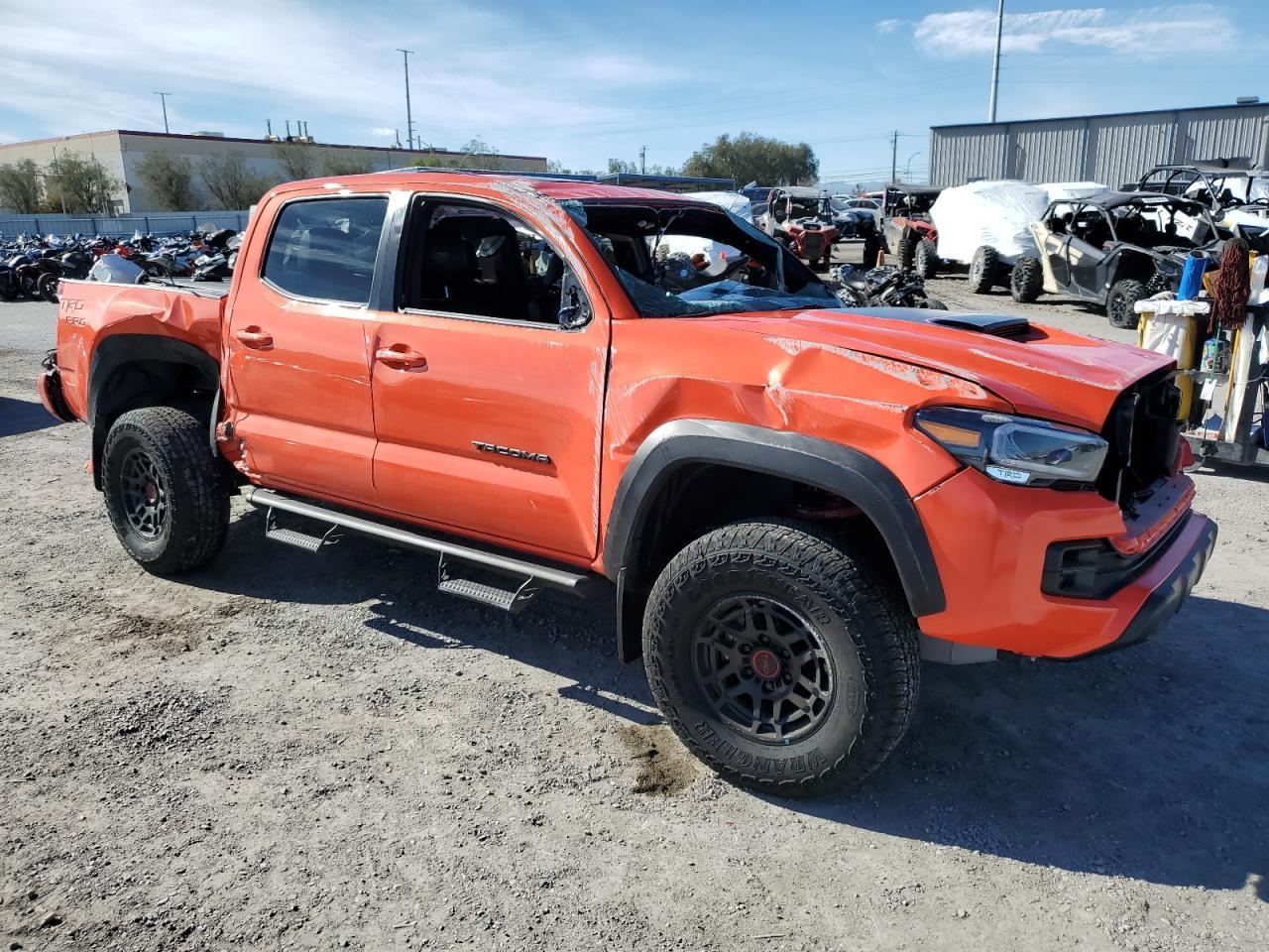 2023 TOYOTA TACOMA DOU - Фото 4