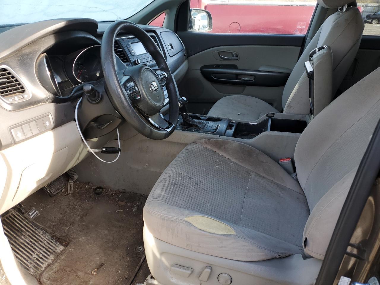 2017 KIA SEDONA LX - Image 7