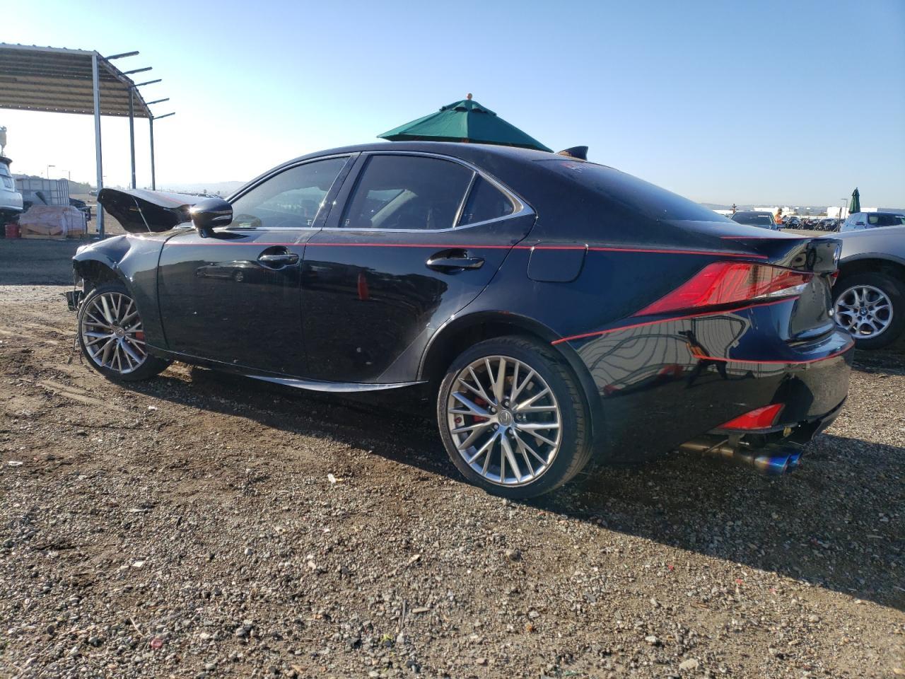 2017 LEXUS IS 200T - Фото 2