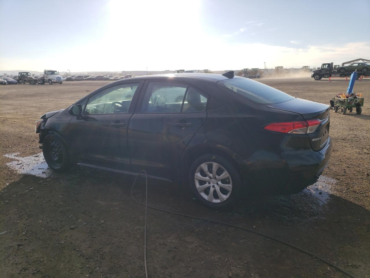 2021 TOYOTA COROLLA LE - Фото 2