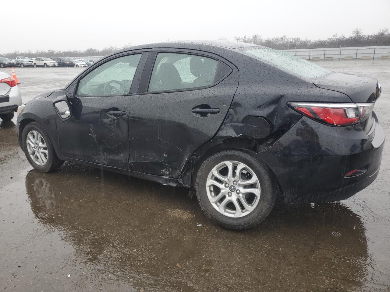 2017 TOYOTA YARIS IA - Фото 2