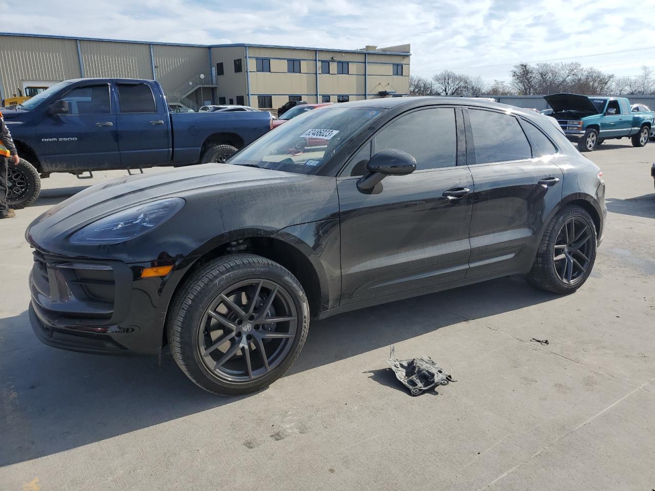 2023 PORSCHE MACAN BASE