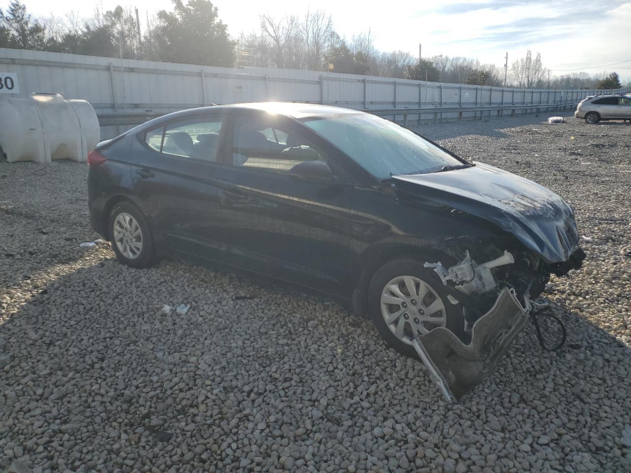 2017 HYUNDAI ELANTRA SE - Image 4