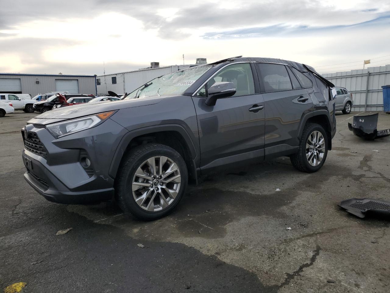 2019 TOYOTA RAV4 XLE P