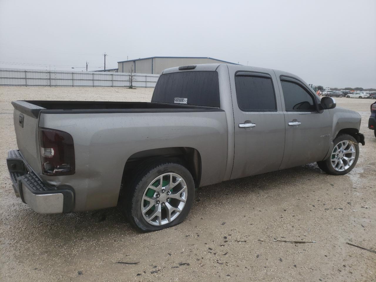 2013 CHEVROLET SILVERADO - Image 3