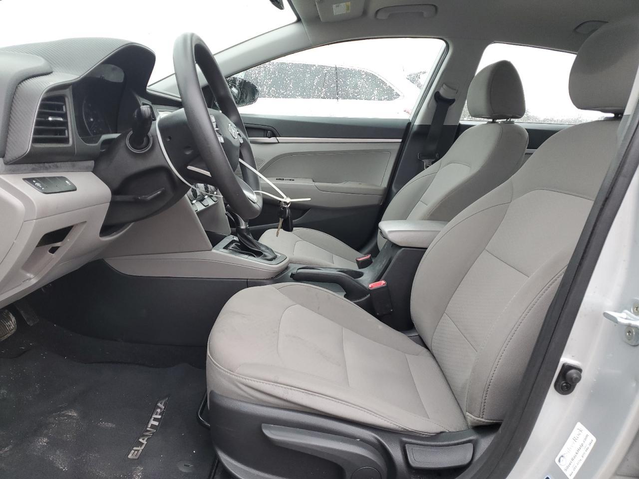 2019 HYUNDAI ELANTRA SE - Фото 7