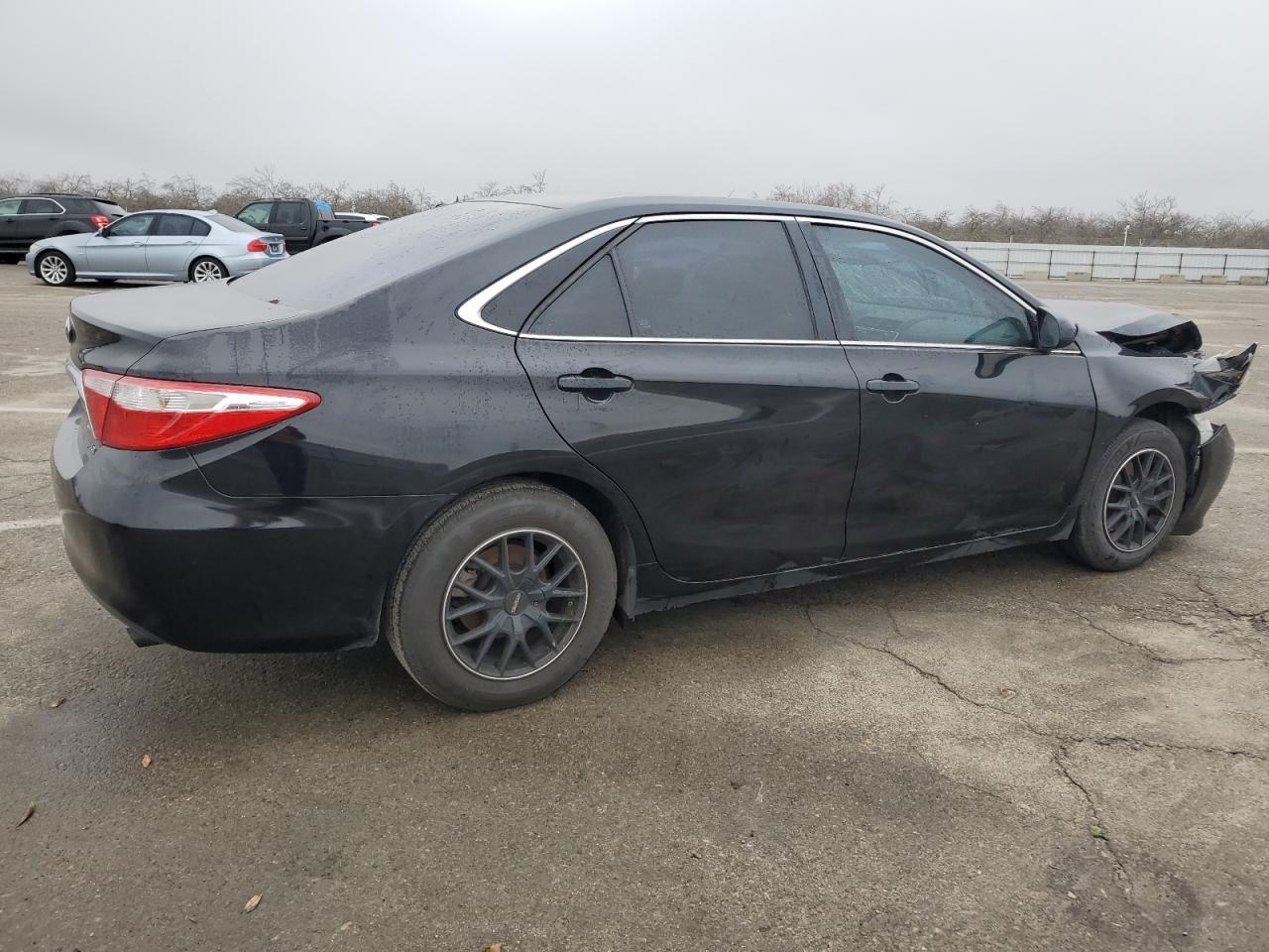 2015 TOYOTA CAMRY LE - Image 3