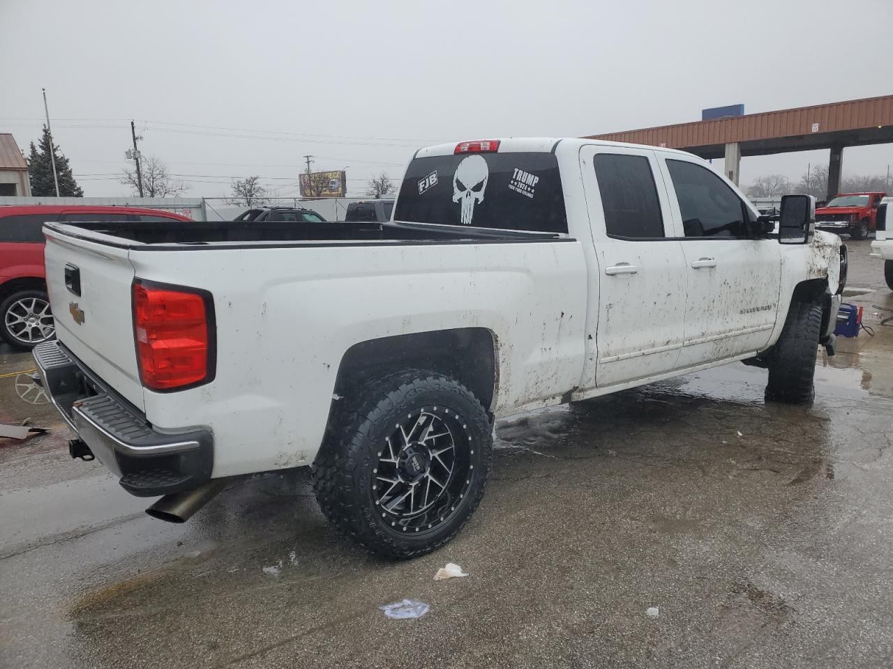 2017 CHEVROLET SILVERADO - Фото 3