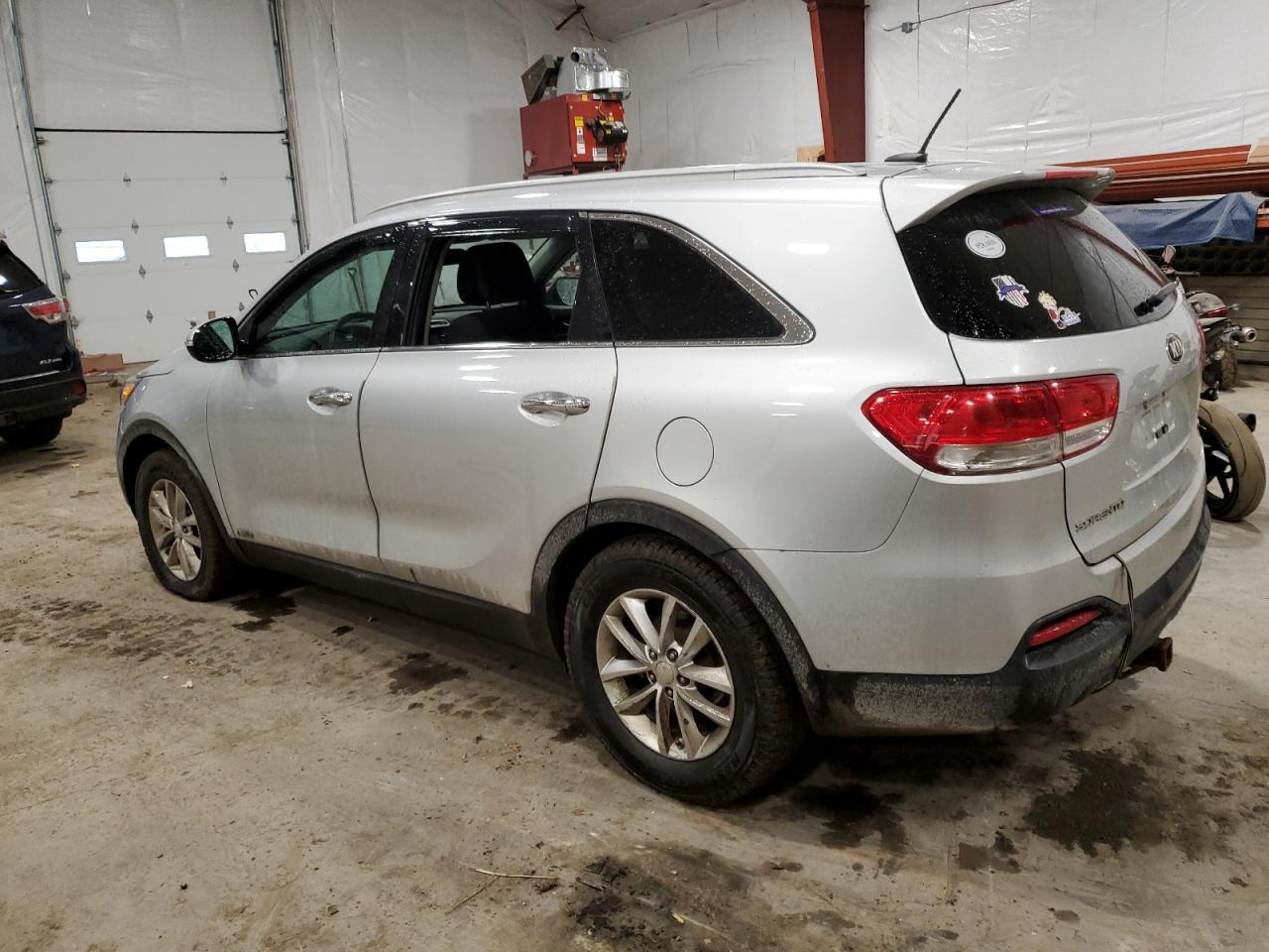 2016 KIA SORENTO LX - Фото 2