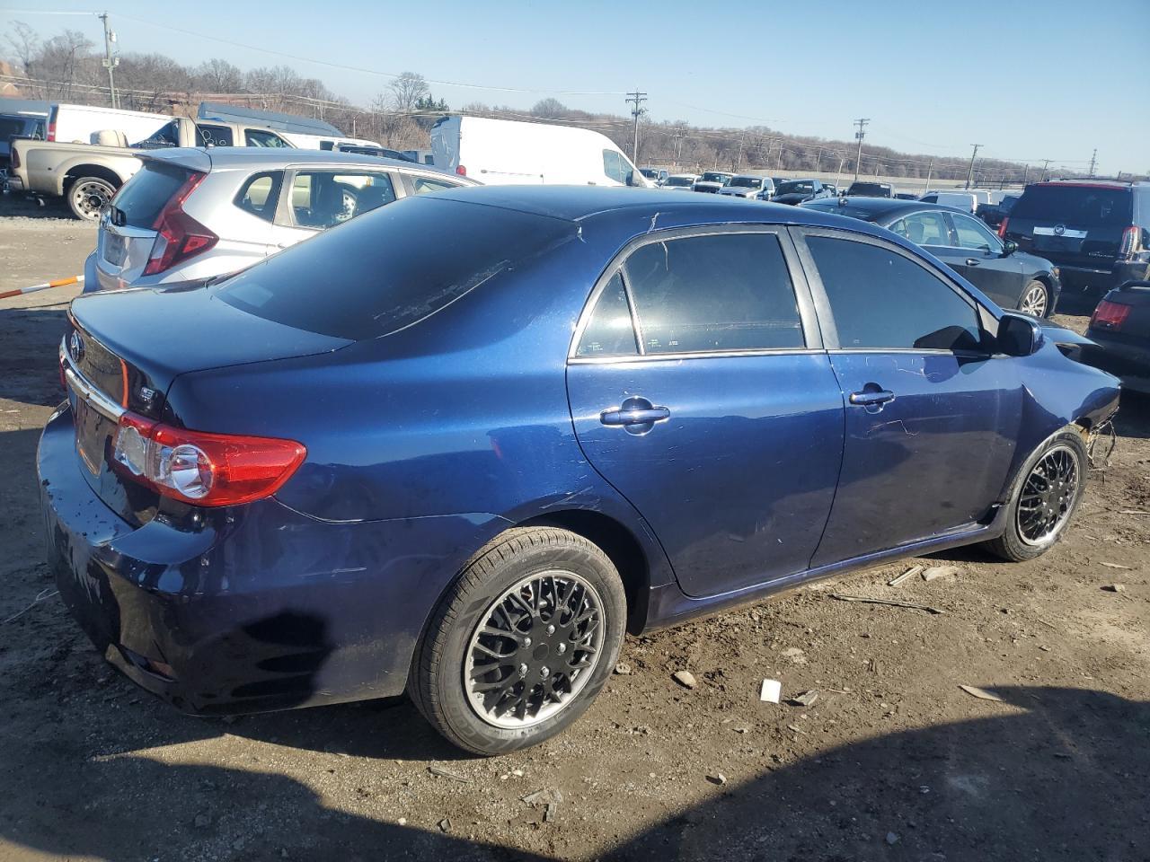 2013 TOYOTA COROLLA BA - Фото 3