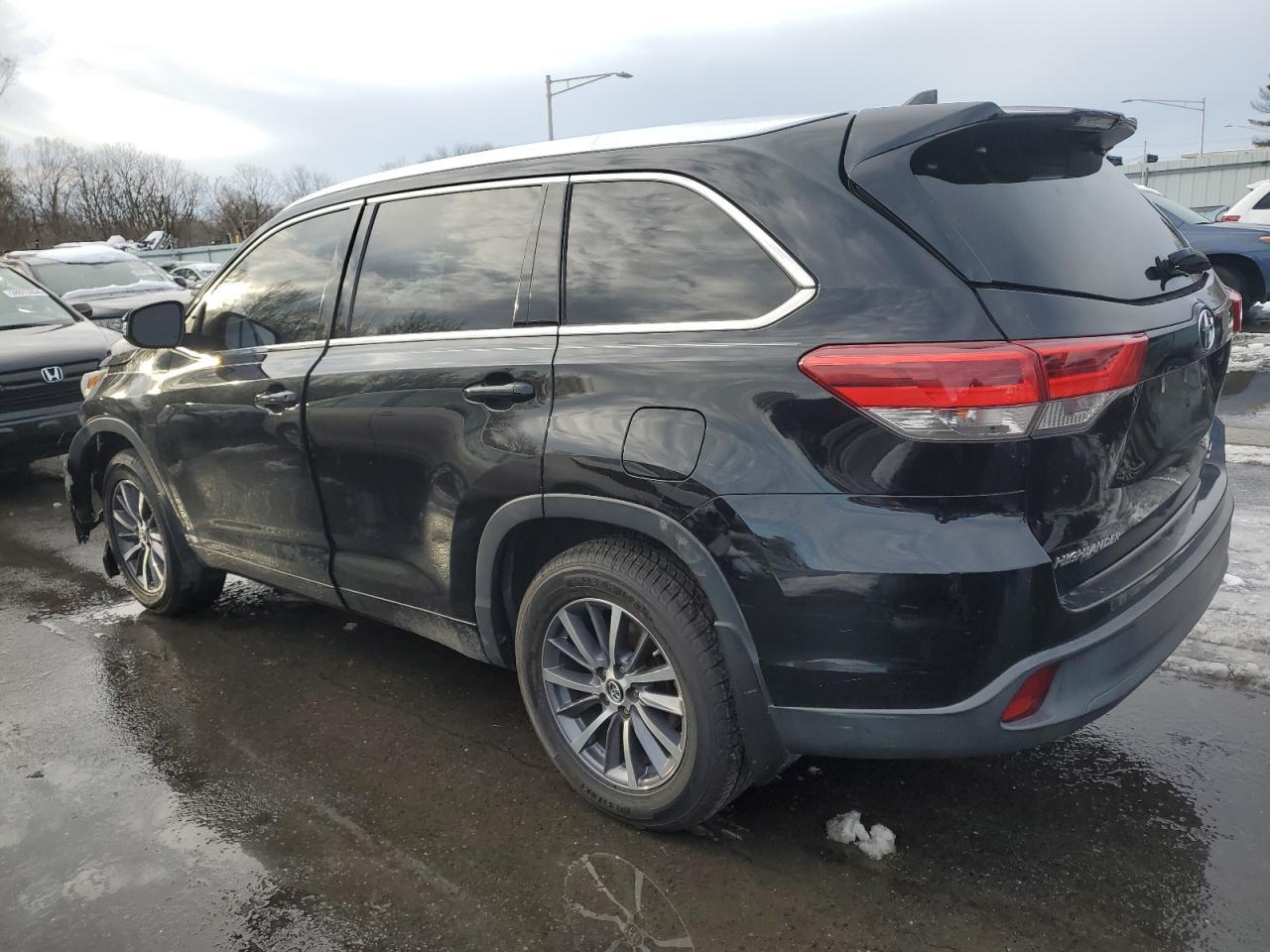 2018 TOYOTA HIGHLANDER - Image 2