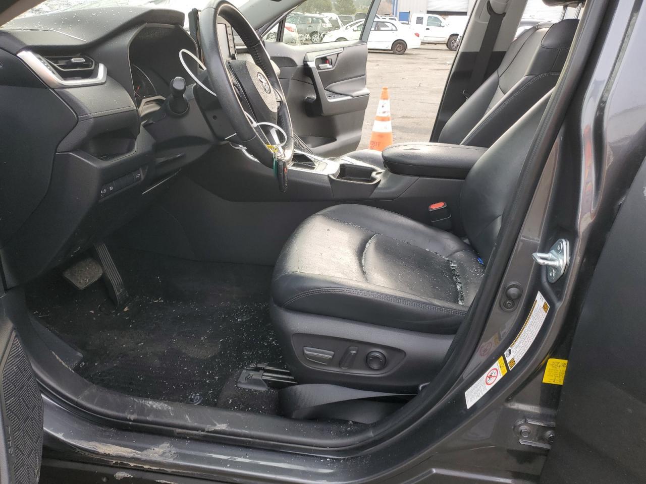 2019 TOYOTA RAV4 XLE P - Image 7
