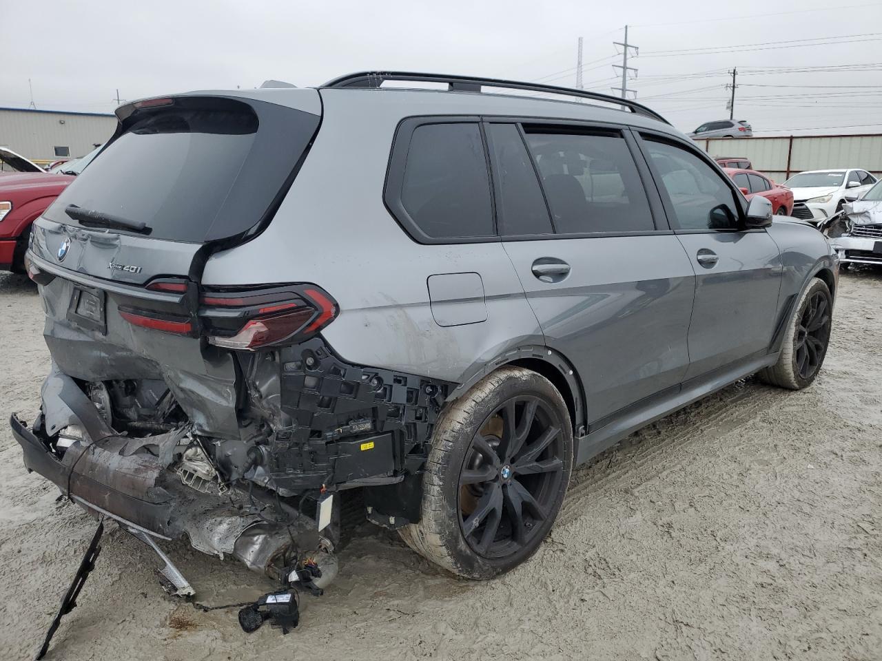 2024 BMW X7 XDRIVE4 - Image 3