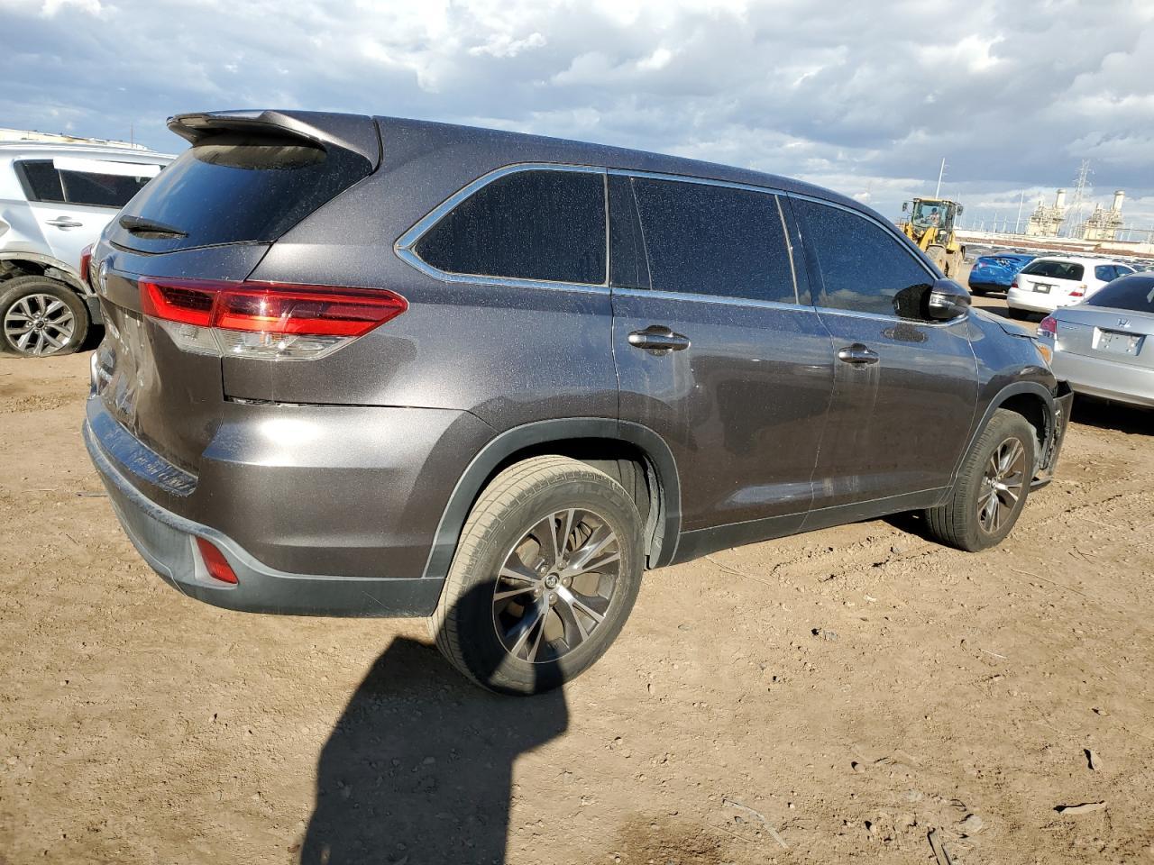 2019 TOYOTA HIGHLANDER - Image 3