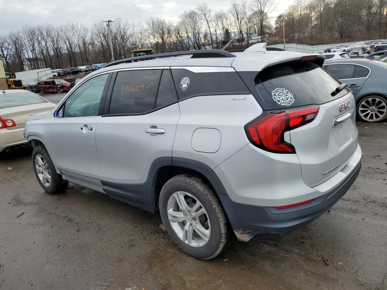 2018 GMC TERRAIN SL - Image 2
