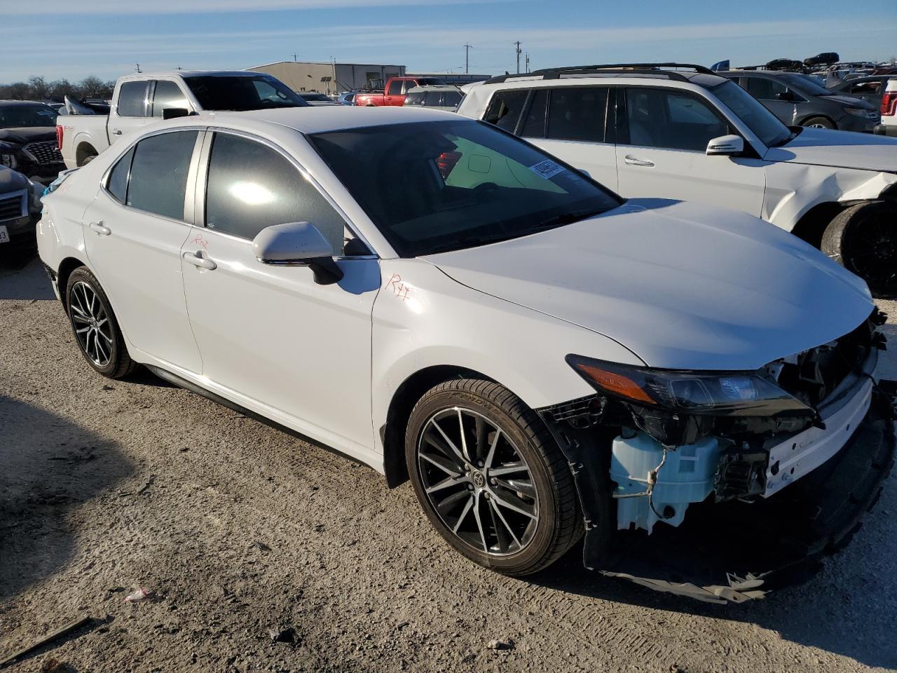 2021 TOYOTA CAMRY SE - Фото 4