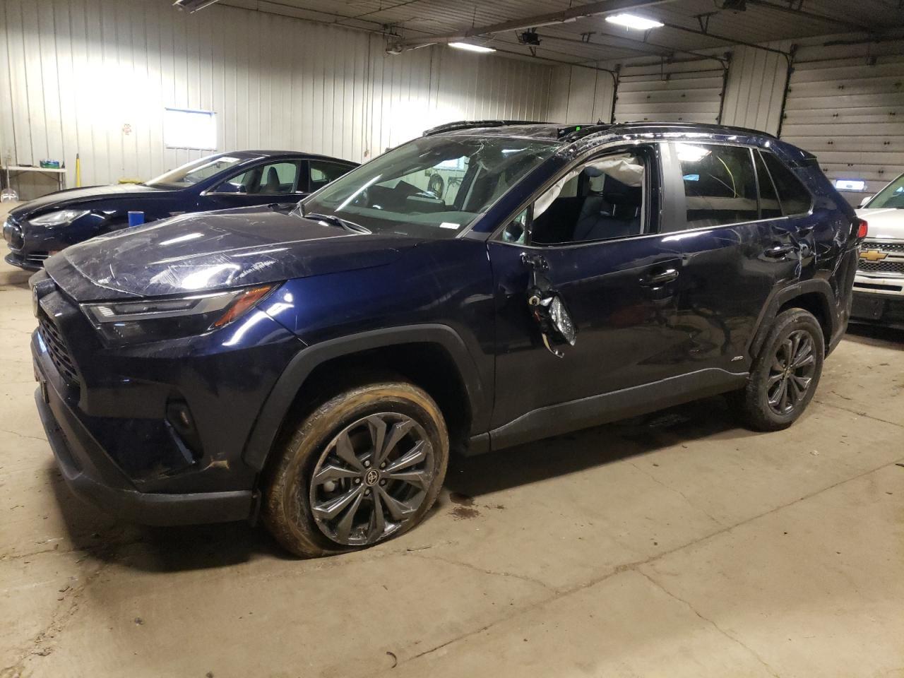 2024 TOYOTA RAV4 XLE P