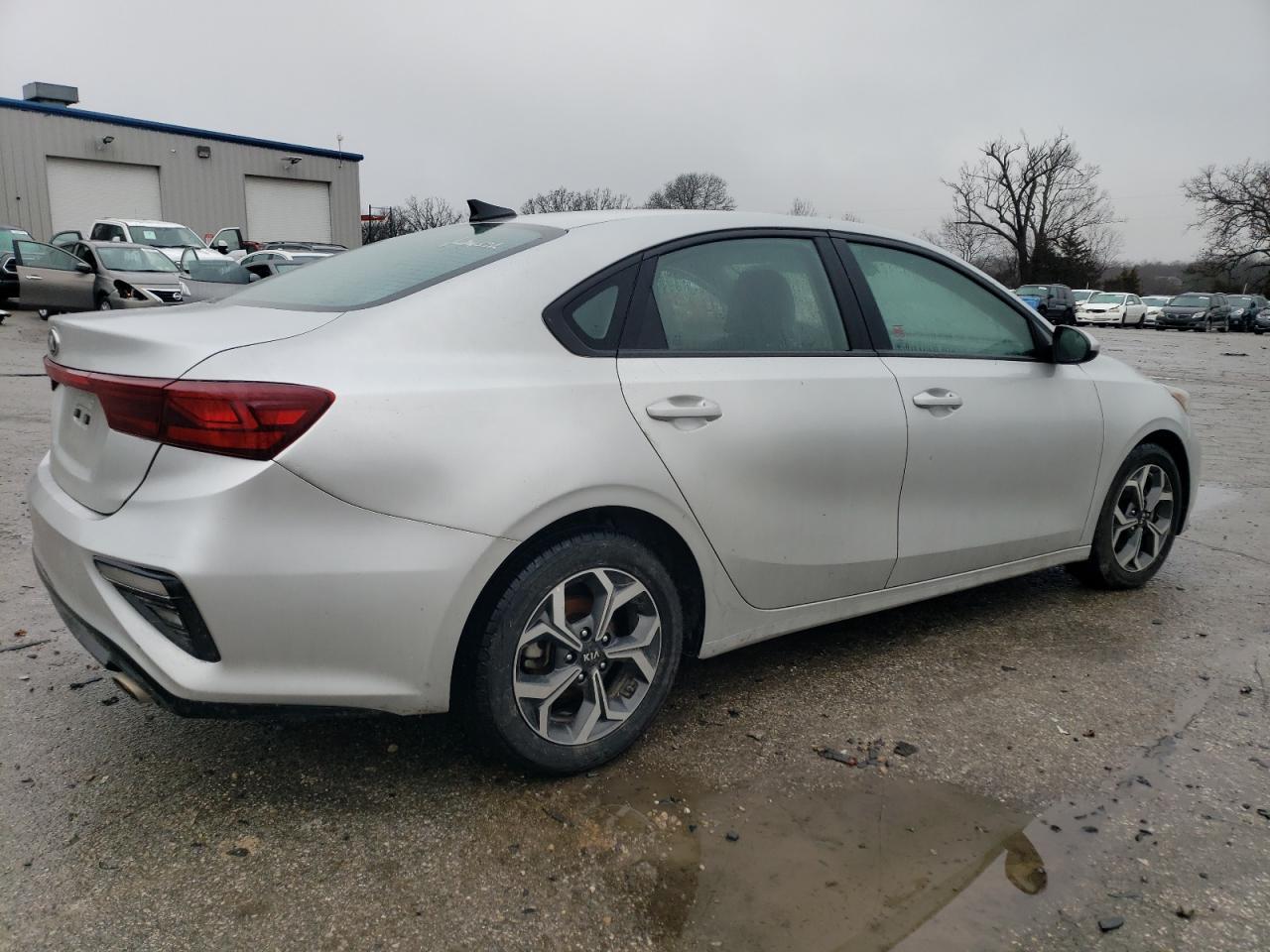 2021 KIA FORTE FE - Фото 3