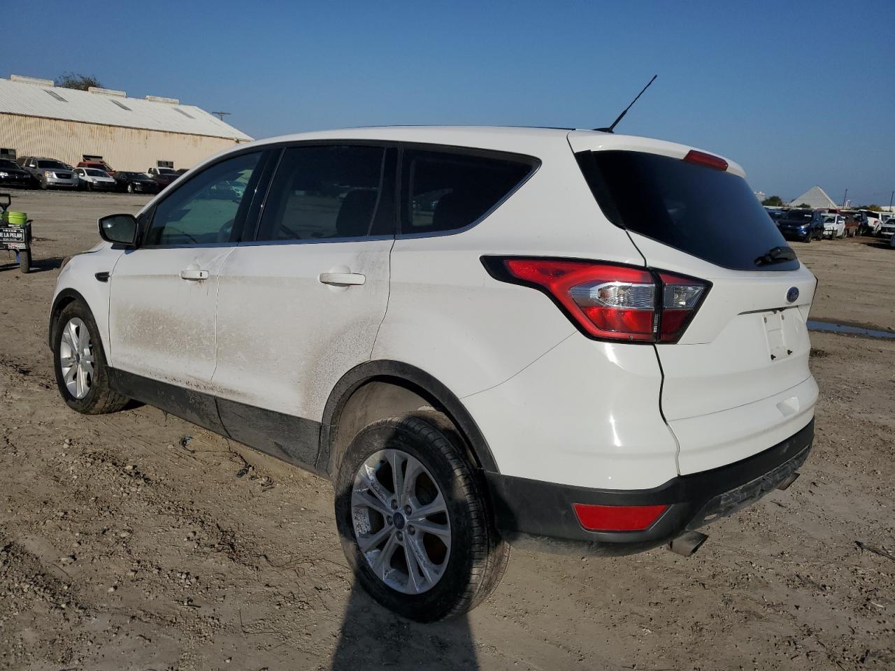 2017 FORD ESCAPE SE - Фото 2