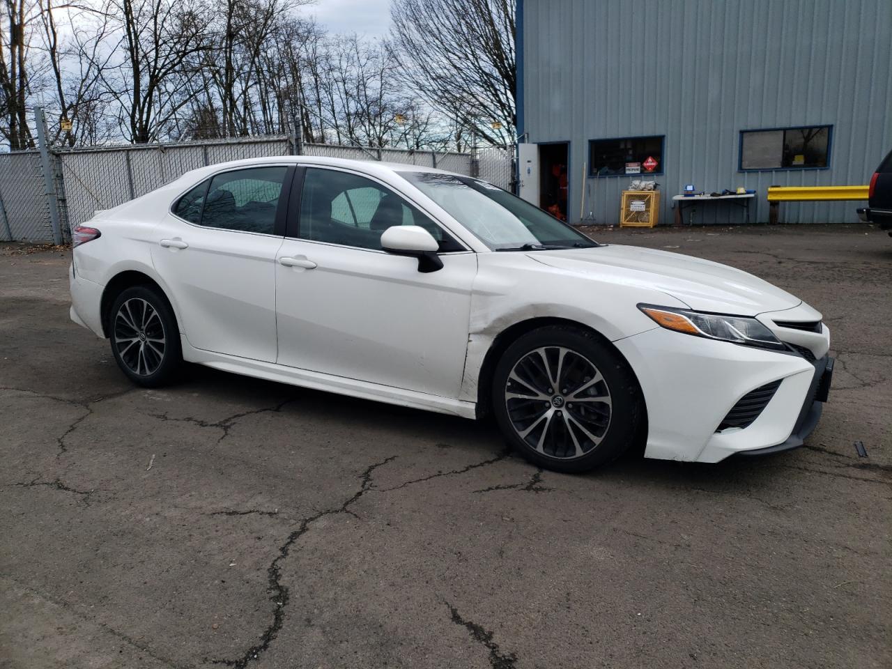 2018 TOYOTA CAMRY L - Image 4