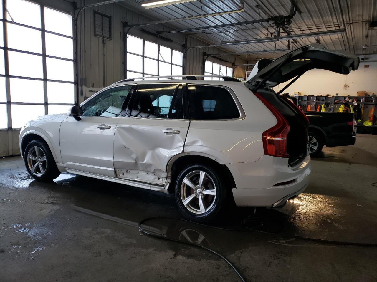2016 VOLVO XC90 T6 - Фото 2