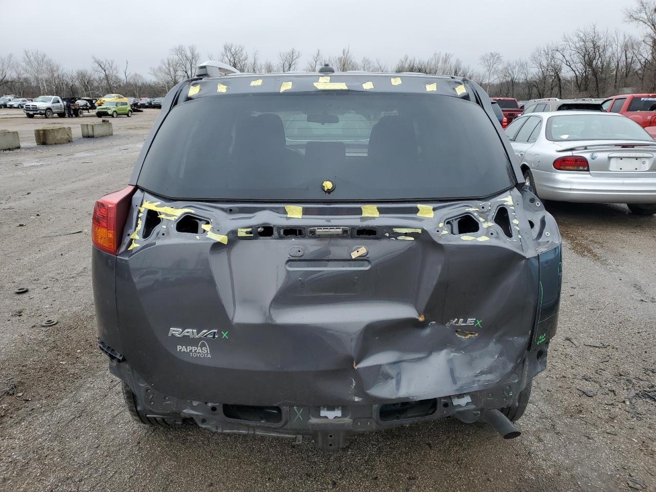 2015 TOYOTA RAV4 XLE - Image 6