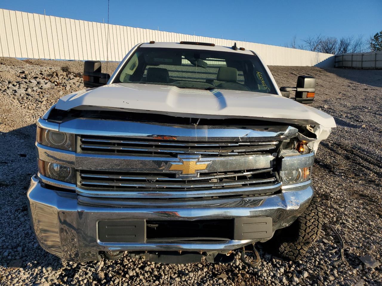 2017 CHEVROLET SILVERADO - Image 5