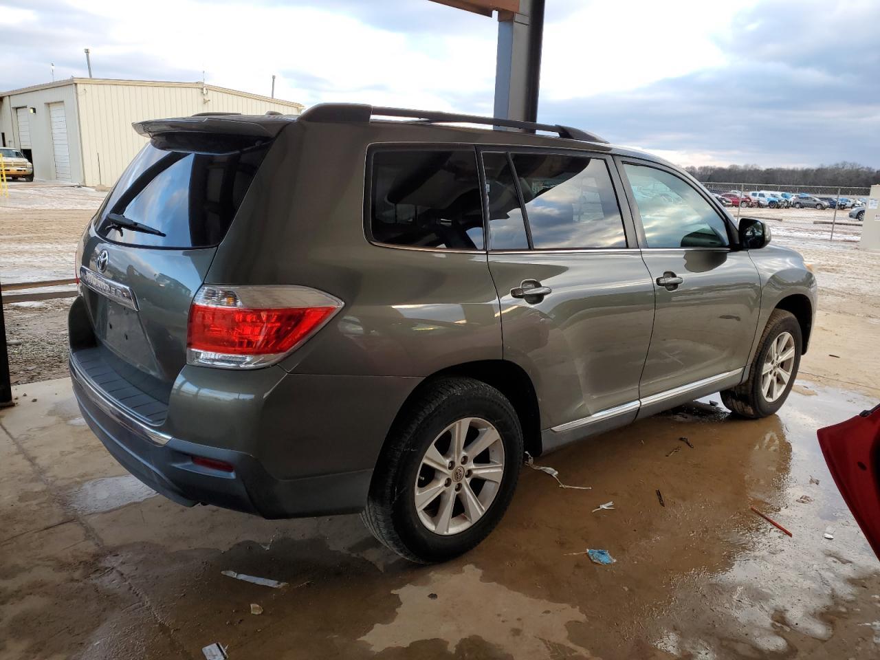 2011 TOYOTA HIGHLANDER - Фото 3