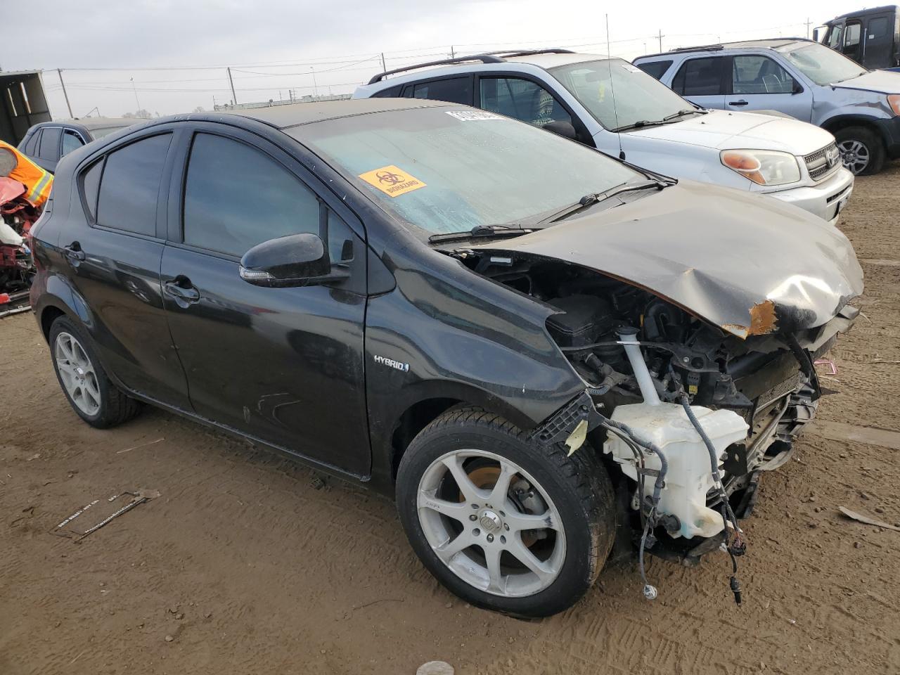 2016 TOYOTA PRIUS C - Фото 4