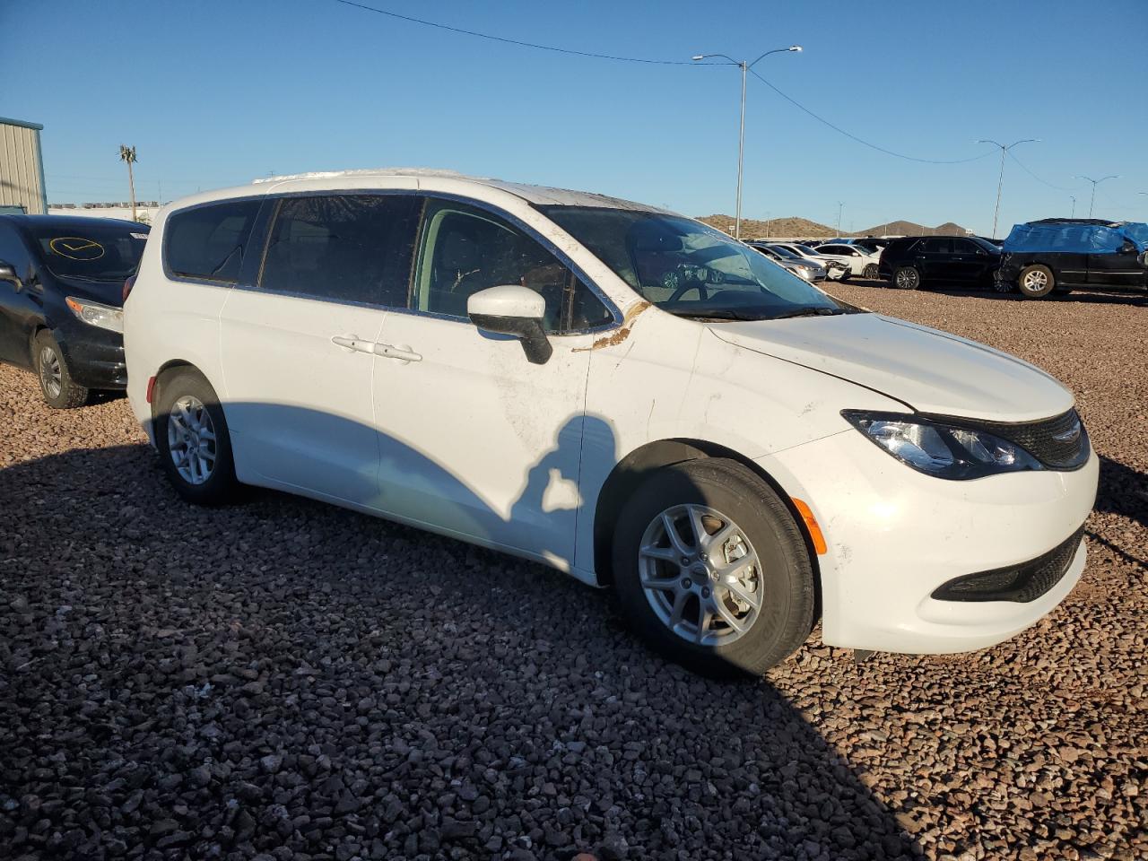 2022 CHRYSLER VOYAGER LX - Фото 4