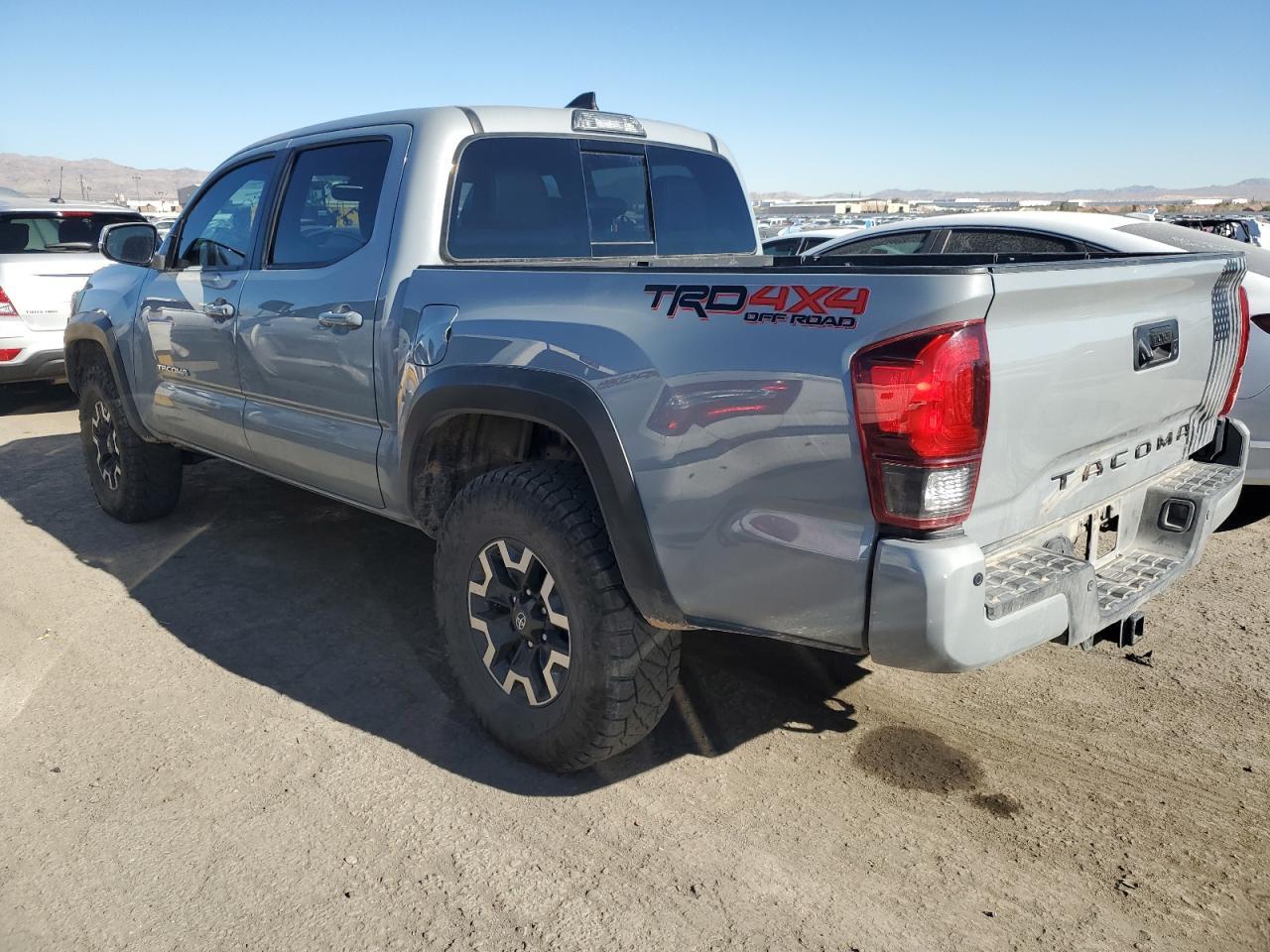 2019 TOYOTA TACOMA DOU - Фото 2