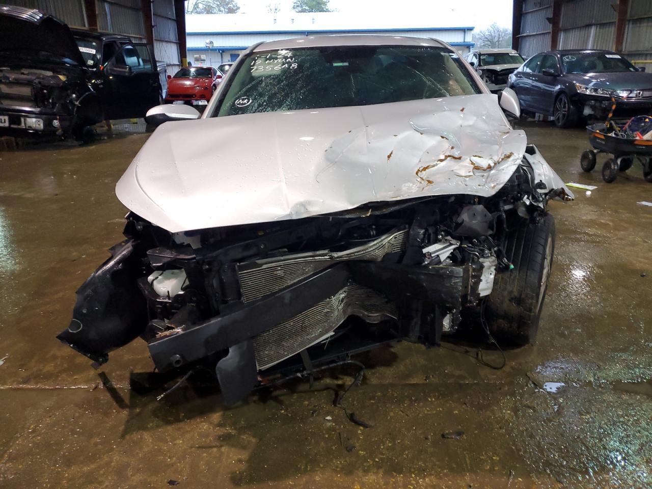 2019 HYUNDAI ELANTRA SE - Фото 5