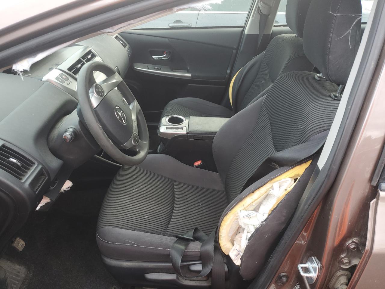 2016 TOYOTA PRIUS V - Фото 7